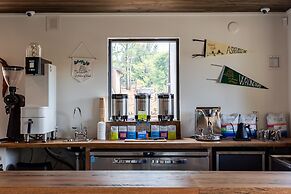 Wrong Way River Lodge & Cabins