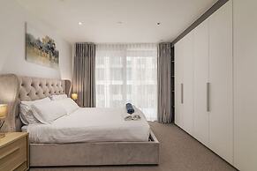 Luxury Spacious Flat With Communal Gardens Parking