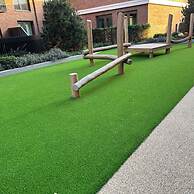 Luxury Spacious Flat With Communal Gardens Parking