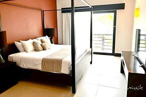 Beautiful Aldea Thai l Resort-style Pool