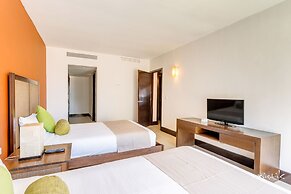 Beautiful Aldea Thai l Resort-style Pool