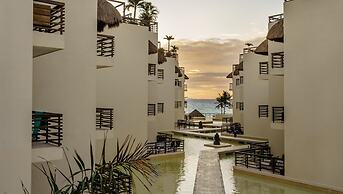Beautiful Aldea Thai l Resort-style Pool