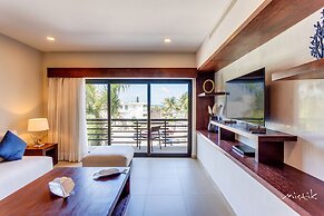 Beautiful Aldea Thai l Resort-style Pool