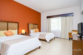 Beautiful Aldea Thai l Resort-style Pool