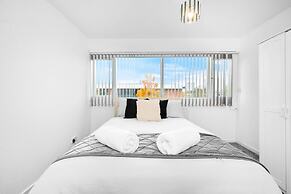 3-bed House in Birmingham-jlr,nec,bham,airport