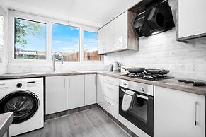 3-bed House in Birmingham-jlr,nec,bham,airport