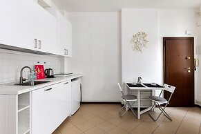 White Leaves Studio by Wonderful Italy