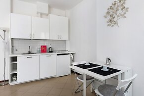 White Leaves Studio by Wonderful Italy