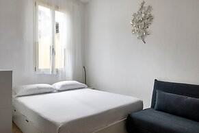 White Leaves Studio by Wonderful Italy