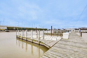 Lakefront Port Clinton Condo w/ Boat Dock & Slip!