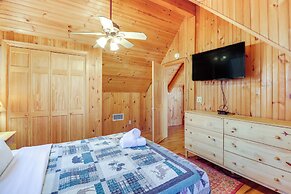 Private Hot Tub & Fire Pit: Log Cabin in Blakeslee