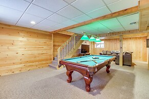 Private Hot Tub & Fire Pit: Log Cabin in Blakeslee