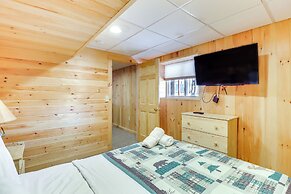 Private Hot Tub & Fire Pit: Log Cabin in Blakeslee