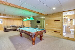 Private Hot Tub & Fire Pit: Log Cabin in Blakeslee