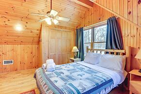 Private Hot Tub & Fire Pit: Log Cabin in Blakeslee