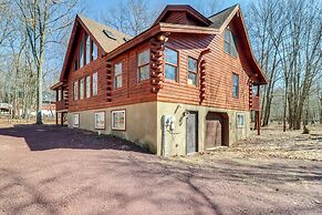 Private Hot Tub & Fire Pit: Log Cabin in Blakeslee