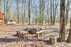 Private Hot Tub & Fire Pit: Log Cabin in Blakeslee