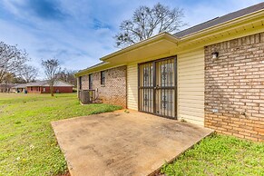 Cozy Family Retreat ~ 10 Mi to Downtown Birmingham