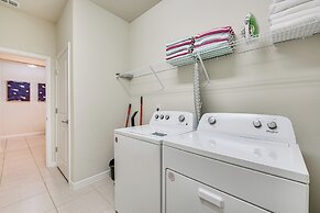 15 Mi to Disney: Davenport Home w/ Pool & Hot Tub