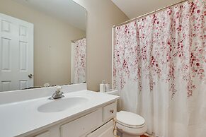 Pet-friendly Atlanta Home: 9 Mi to Downtown!