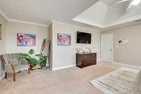 Pet-friendly Atlanta Home: 9 Mi to Downtown!