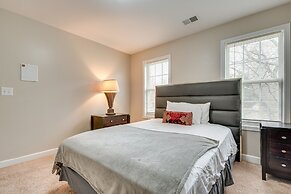 Pet-friendly Atlanta Home: 9 Mi to Downtown!