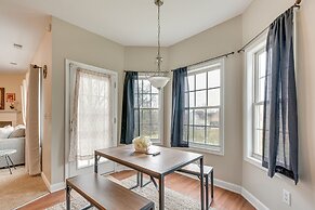 Pet-friendly Atlanta Home: 9 Mi to Downtown!