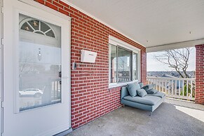 Pet-friendly Pittsburgh Home: 3 Mi to Downtown!
