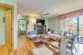 Pet-friendly Hiawassee Cabin w/ Lake Views & Sauna