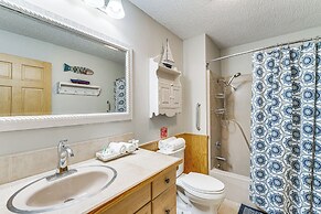 Pet-friendly Hiawassee Cabin w/ Lake Views & Sauna