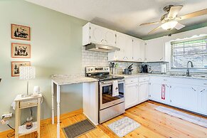 Pet-friendly Hiawassee Cabin w/ Lake Views & Sauna