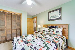 Pet-friendly Hiawassee Cabin w/ Lake Views & Sauna