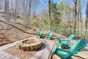 Pet-friendly Hiawassee Cabin w/ Lake Views & Sauna