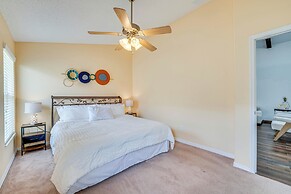 Renovated Kissimmee Home - 10 Mi to Disney Springs