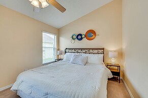 Renovated Kissimmee Home - 10 Mi to Disney Springs