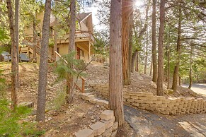 Woodsy Lake Arrowhead Cabin w/ Fire Pit Table