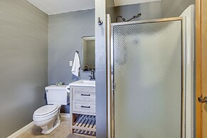 Woodsy Lake Arrowhead Cabin w/ Fire Pit Table