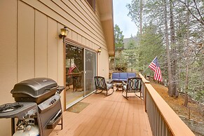 Woodsy Lake Arrowhead Cabin w/ Fire Pit Table