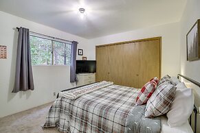 Woodsy Lake Arrowhead Cabin w/ Fire Pit Table