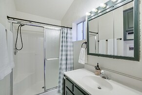 Woodsy Lake Arrowhead Cabin w/ Fire Pit Table