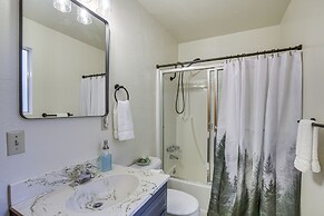 Woodsy Lake Arrowhead Cabin w/ Fire Pit Table