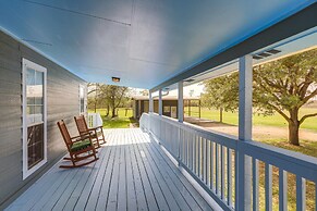 Riverside Texas Retreat w/ Wraparound Porch!