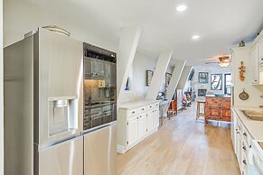 Newly Remodeled Lakefront Granbury Escape w/ Dock!