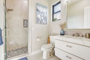 Newly Remodeled Lakefront Granbury Escape w/ Dock!