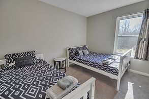 Pocono Retreat: Lake, Firepit, Bbq, Gameroom, Ski 4 Bedroom Home by Re