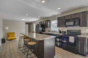 Pocono Retreat: Lake, Firepit, Bbq, Gameroom, Ski 4 Bedroom Home by Re