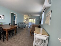 Sunfish Cove 2 Bedroom Cottage by RedAwning