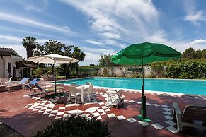 Villa Carmen With Garden And Pool