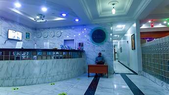 MountRoyal Centre Hotel and Suites