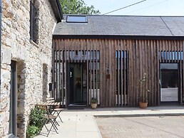 3 Caddaford Barns